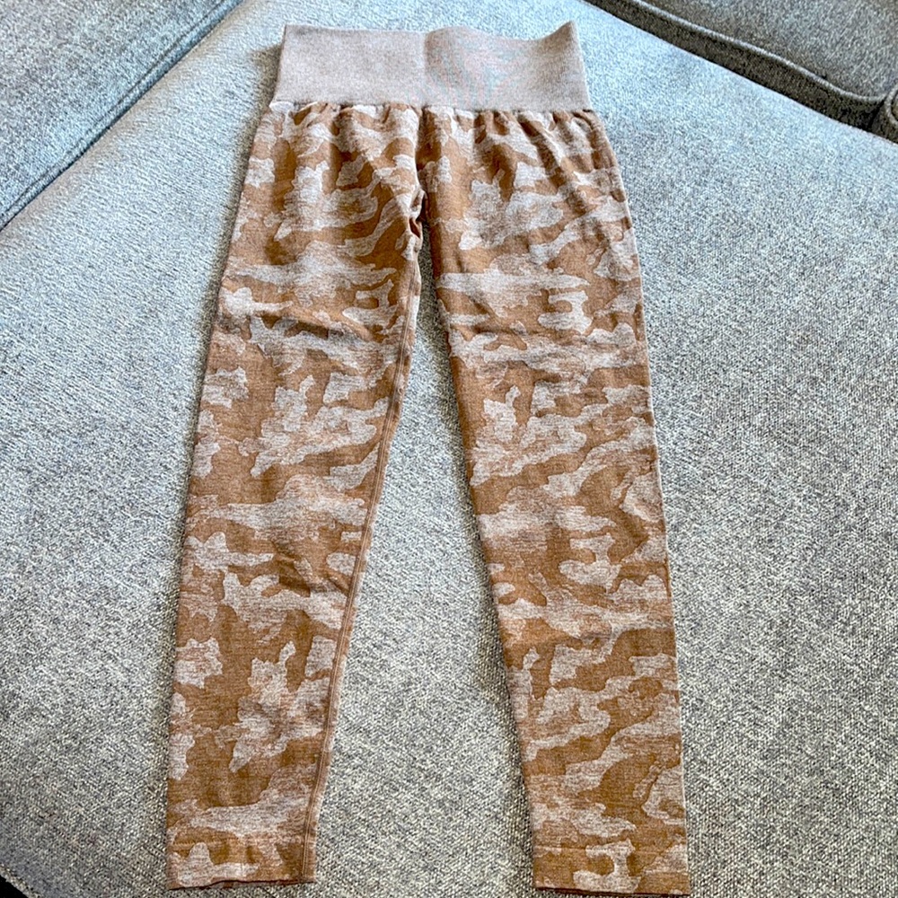 Nvgtn camo leggings